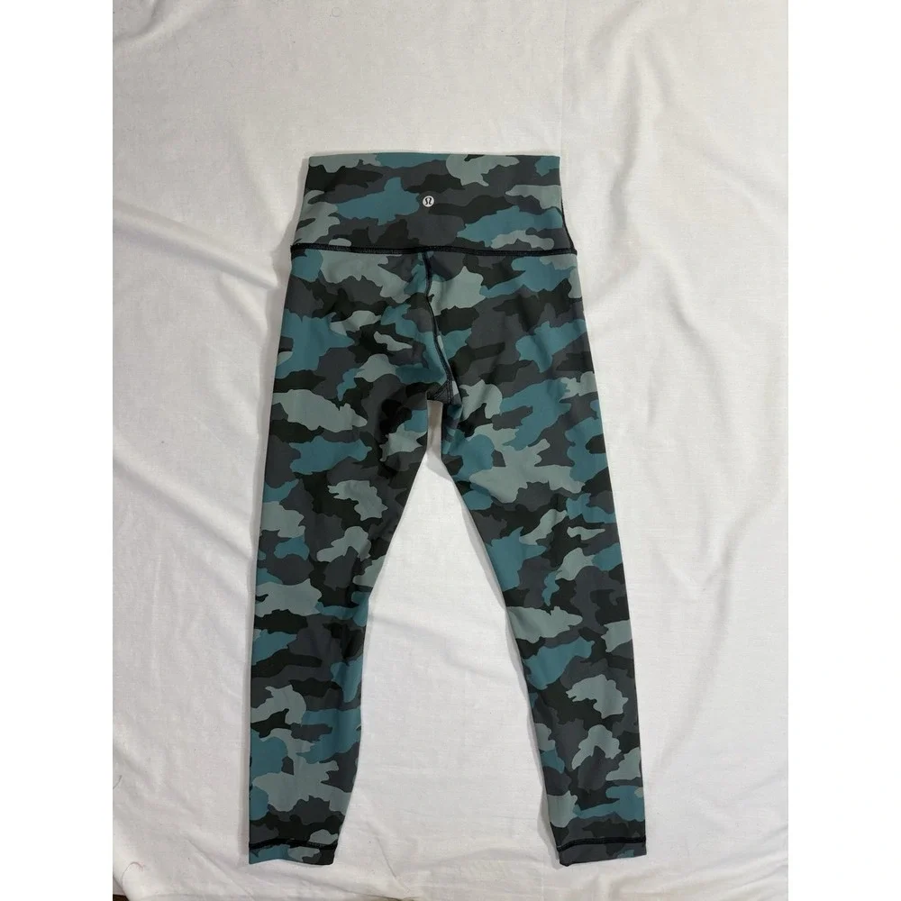 Lululemon leggings Size 6 Camo Wunder Train